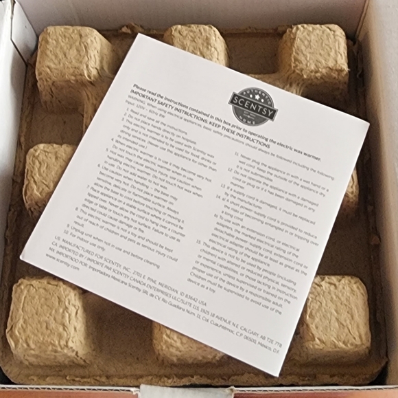 NEW IN BOX Scentsy Warmer perfect for fall - Picture 3 of 4